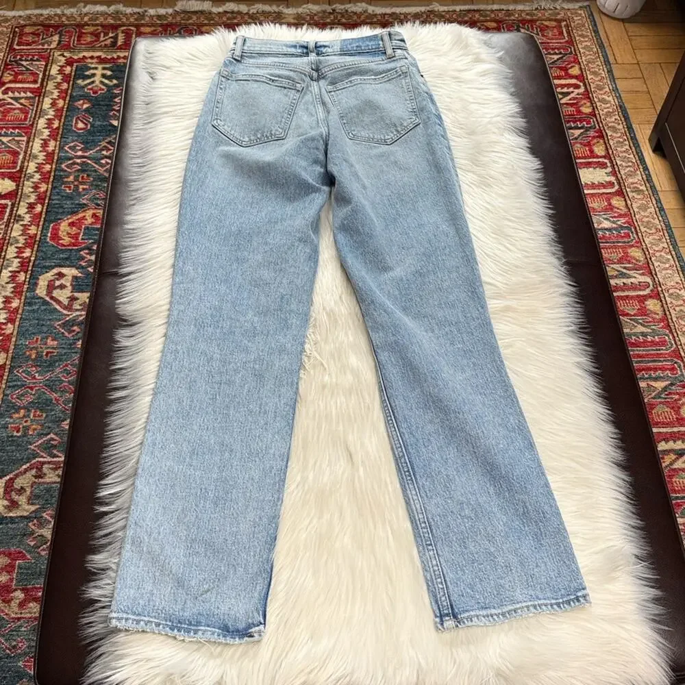 Abercrombie The 90’s Straight Ultra High Rise Blow Out Knee Jeans